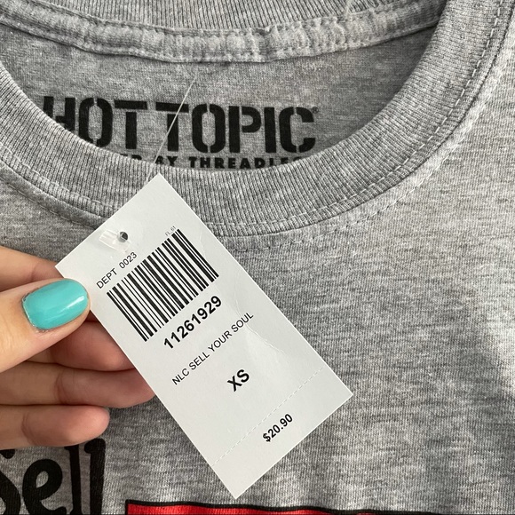 Hot Topic - Picture 2 of 3